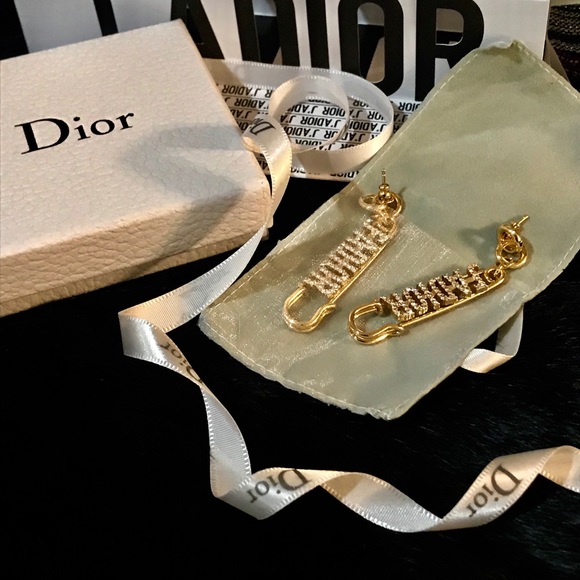 J’Adior Namesake Strauss & Gold - Picture 14 of 15